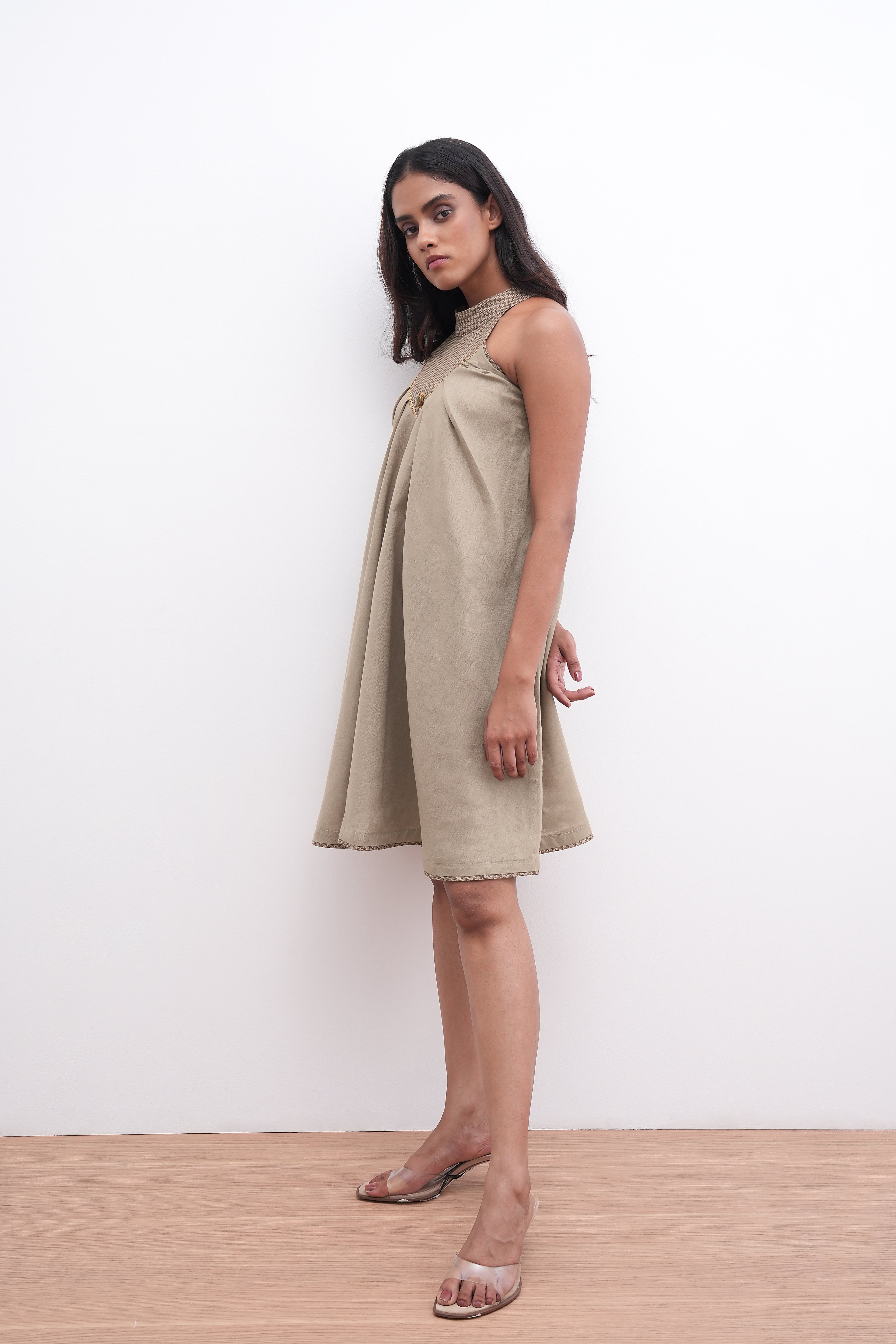 THE SIGNATURE HOUND DRESS